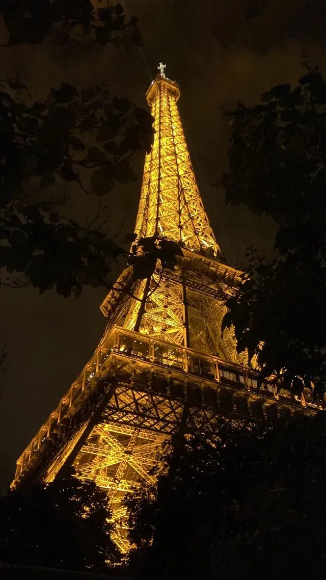Eiffel tower at AI in Finance Paris